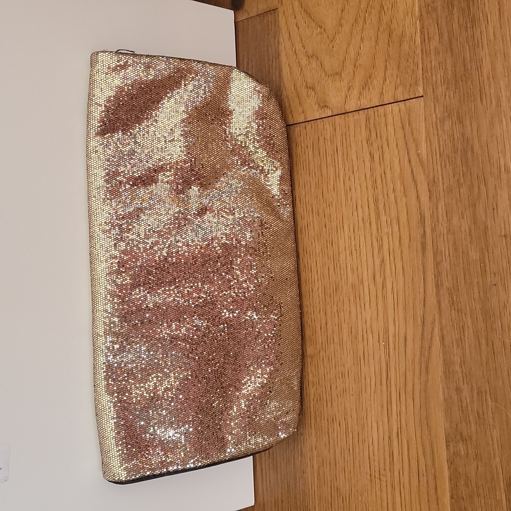 Gold clutch
